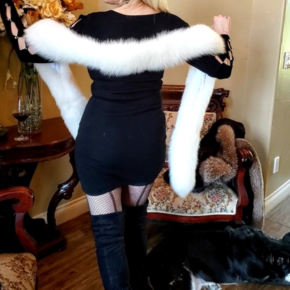 White Fox Fur Boa Wrap with Tails - Picture 8 of 17